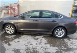 Chrysler 200